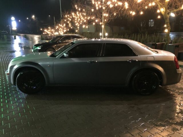 Сірий Крайслер 300C, об'ємом двигуна 2.7 л та пробігом 464 тис. км за 8500 $, фото 1 на Automoto.ua