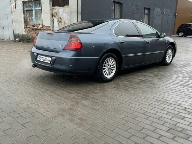 Серый Крайслер 300C, объемом двигателя 2.7 л и пробегом 111 тыс. км за 3500 $, фото 3 на Automoto.ua