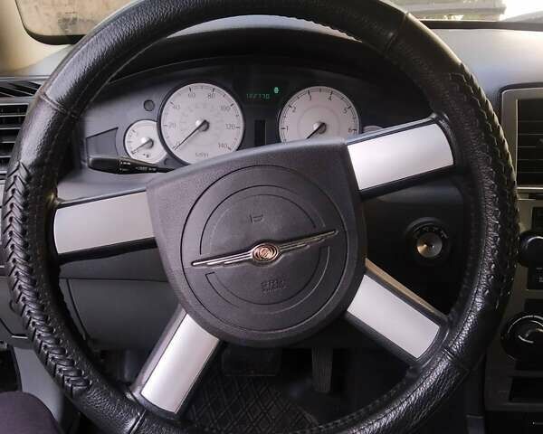 Сірий Крайслер 300C, об'ємом двигуна 3.5 л та пробігом 210 тис. км за 5100 $, фото 4 на Automoto.ua