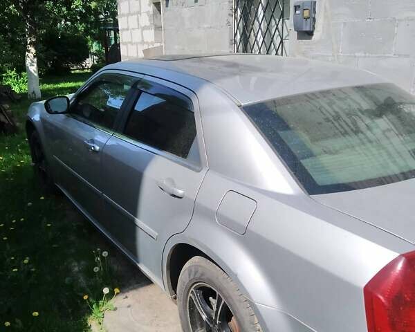 Сірий Крайслер 300C, об'ємом двигуна 3.5 л та пробігом 210 тис. км за 5100 $, фото 1 на Automoto.ua