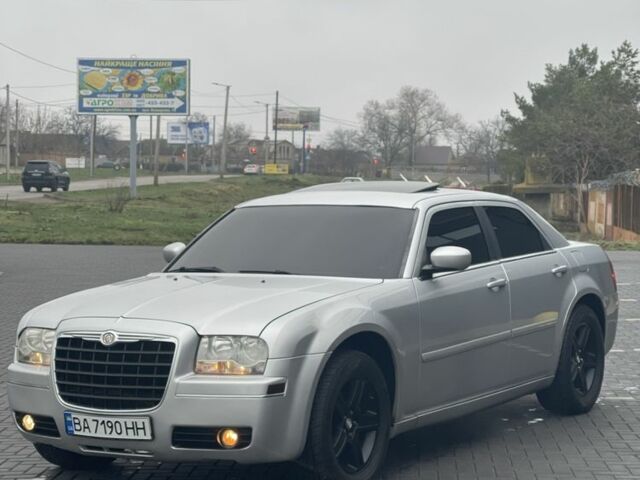 Крайслер 300C 2004 у Кременчуге на Automoto.ua Сірий Крайслер 300C, об'ємом двигуна 3.5 л та пробігом 290 тис. км за 9500 $, фото 18 на Automoto.ua