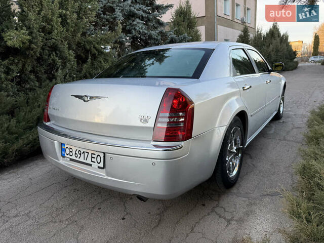 Сірий Крайслер 300C, об'ємом двигуна 3.52 л та пробігом 325 тис. км за 6900 $, фото 9 на Automoto.ua