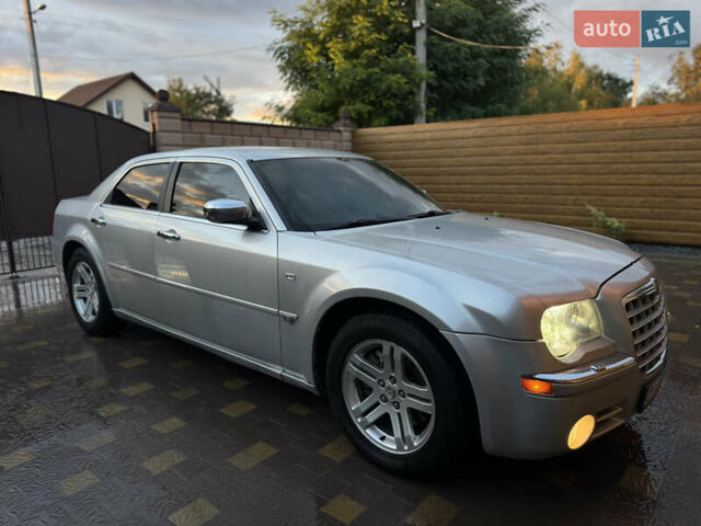 Серый Крайслер 300C, объемом двигателя 2.74 л и пробегом 398 тыс. км за 4950 $, фото 11 на Automoto.ua