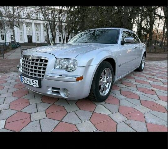 Серый Крайслер 300C, объемом двигателя 3.5 л и пробегом 300 тыс. км за 8588 $, фото 16 на Automoto.ua