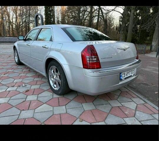 Серый Крайслер 300C, объемом двигателя 3.5 л и пробегом 300 тыс. км за 8588 $, фото 19 на Automoto.ua