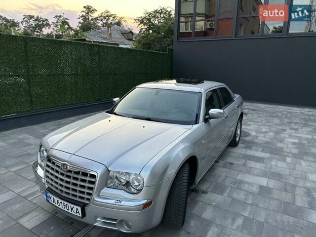 Сірий Крайслер 300C, об'ємом двигуна 2.74 л та пробігом 267 тис. км за 6000 $, фото 6 на Automoto.ua