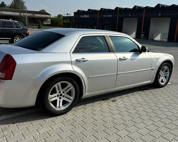 Сірий Крайслер 300C, об'ємом двигуна 2.74 л та пробігом 300 тис. км за 6100 $, фото 4 на Automoto.ua