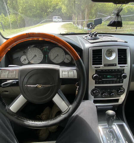 Сірий Крайслер 300C, об'ємом двигуна 2.74 л та пробігом 260 тис. км за 8500 $, фото 12 на Automoto.ua