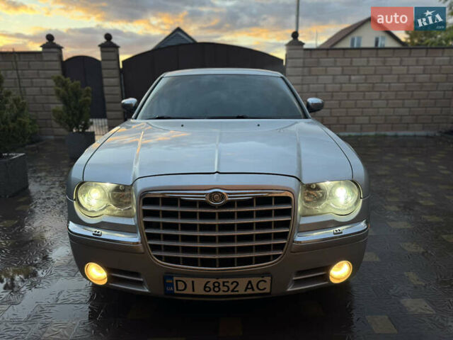 Серый Крайслер 300C, объемом двигателя 2.74 л и пробегом 398 тыс. км за 4950 $, фото 15 на Automoto.ua
