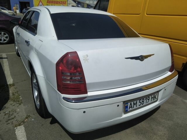 Крайслер 300C 2005 в Броварах на Automoto.ua Серый Крайслер 300C, объемом двигателя 2.7 л и пробегом 150 тыс. км за 5499 $, фото 2 на Automoto.ua