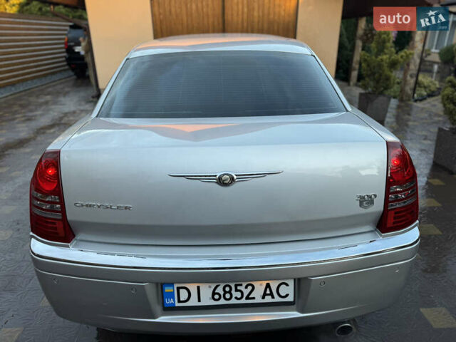 Серый Крайслер 300C, объемом двигателя 2.74 л и пробегом 398 тыс. км за 4950 $, фото 8 на Automoto.ua