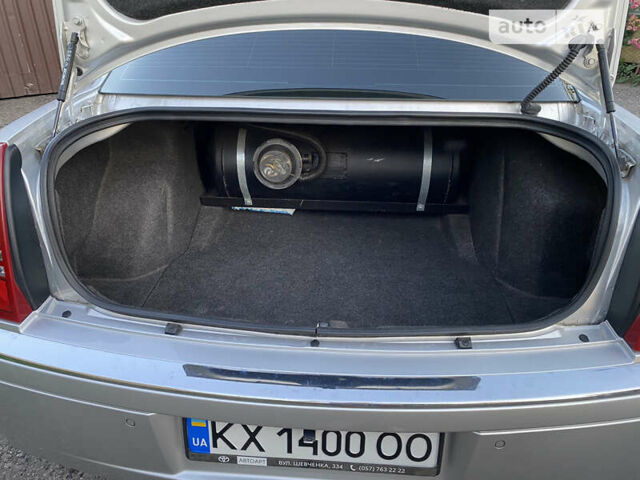 Сірий Крайслер 300C, об'ємом двигуна 3.52 л та пробігом 265 тис. км за 7700 $, фото 22 на Automoto.ua