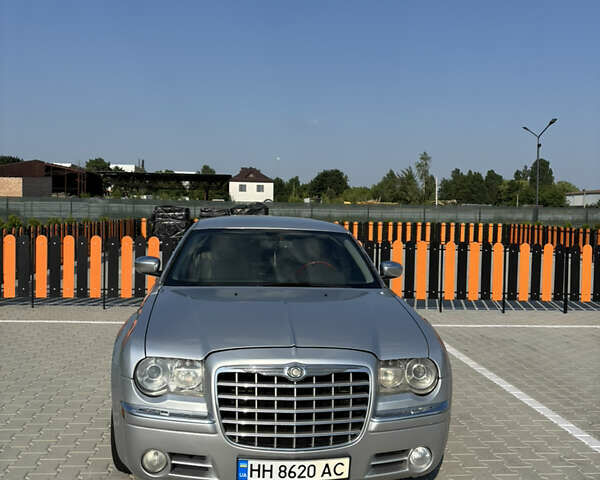 Серый Крайслер 300C, объемом двигателя 2.74 л и пробегом 300 тыс. км за 6850 $, фото 26 на Automoto.ua