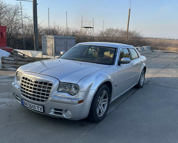 Серый Крайслер 300C, объемом двигателя 2.74 л и пробегом 296 тыс. км за 5900 $, фото 4 на Automoto.ua