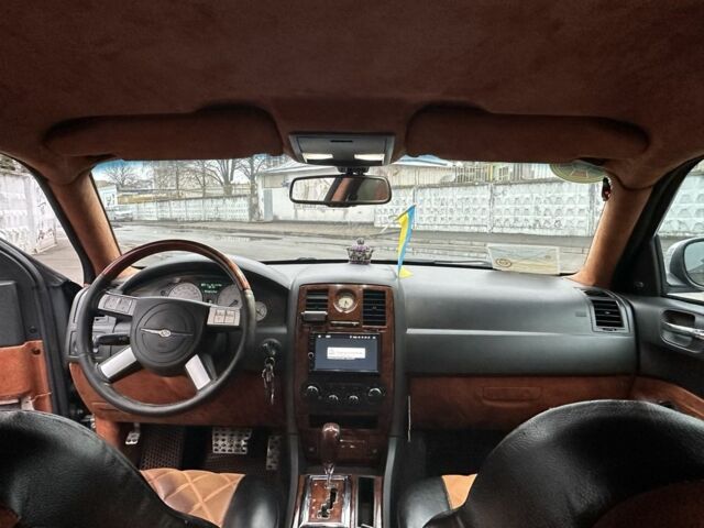 Сірий Крайслер 300C, об'ємом двигуна 3 л та пробігом 346 тис. км за 11000 $, фото 9 на Automoto.ua