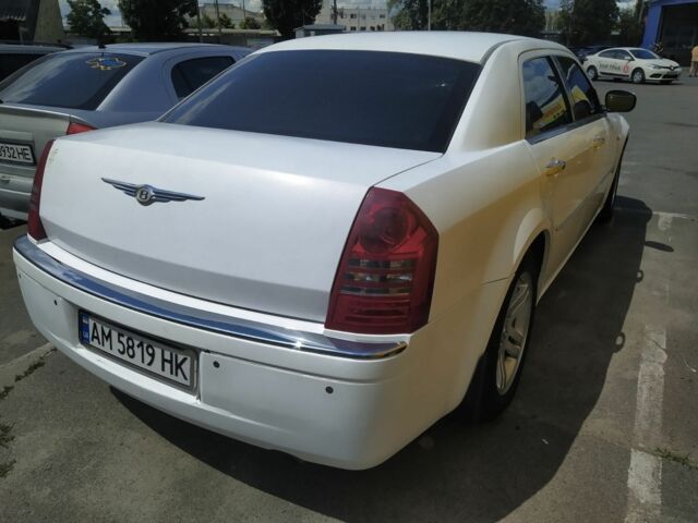 Крайслер 300C 2005 в Броварах на Automoto.ua Серый Крайслер 300C, объемом двигателя 2.7 л и пробегом 150 тыс. км за 5499 $, фото 3 на Automoto.ua