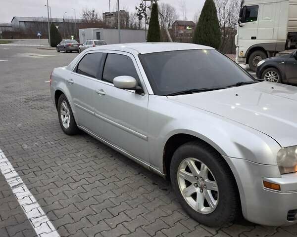 Сірий Крайслер 300C, об'ємом двигуна 3.52 л та пробігом 335 тис. км за 6900 $, фото 2 на Automoto.ua