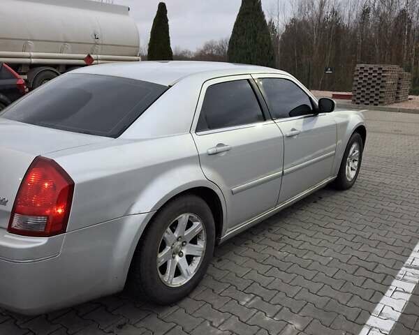 Сірий Крайслер 300C, об'ємом двигуна 3.52 л та пробігом 335 тис. км за 6900 $, фото 3 на Automoto.ua