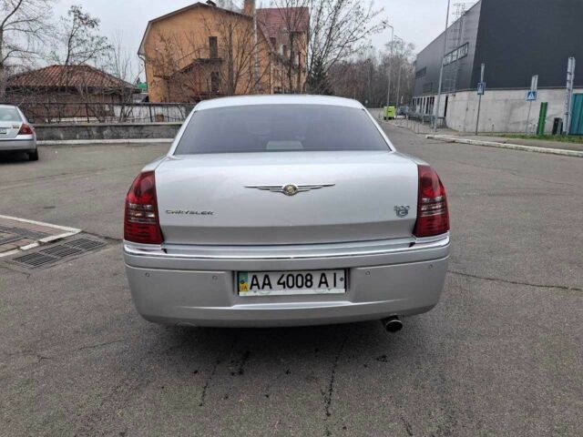 Серый Крайслер 300C, объемом двигателя 2.7 л и пробегом 219 тыс. км за 6500 $, фото 19 на Automoto.ua