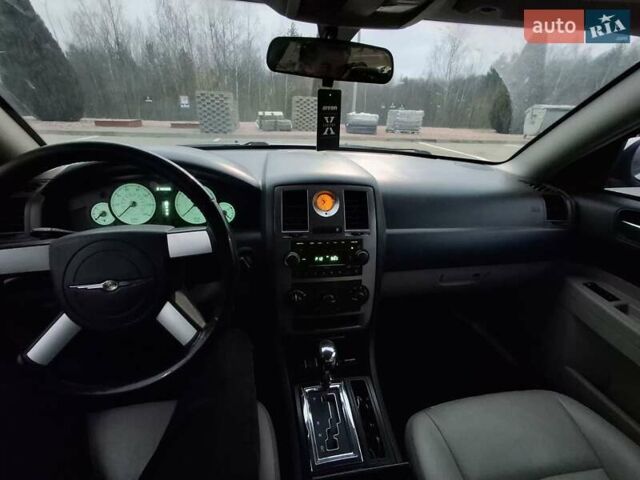 Сірий Крайслер 300C, об'ємом двигуна 3.52 л та пробігом 335 тис. км за 6900 $, фото 6 на Automoto.ua