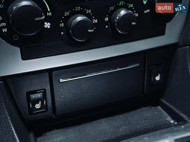 Сірий Крайслер 300C, об'ємом двигуна 3 л та пробігом 280 тис. км за 6000 $, фото 12 на Automoto.ua