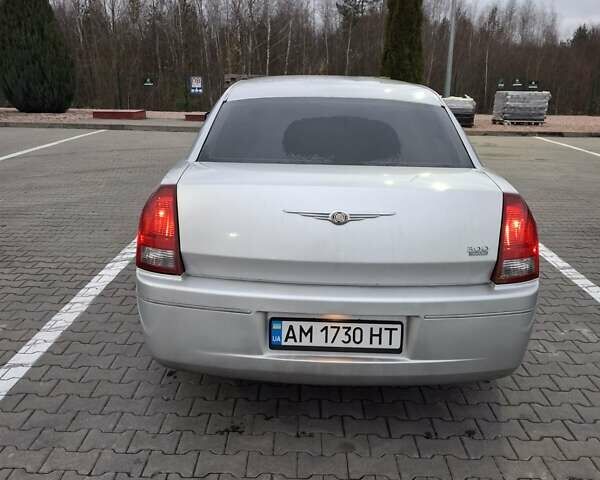 Сірий Крайслер 300C, об'ємом двигуна 3.52 л та пробігом 335 тис. км за 6900 $, фото 4 на Automoto.ua