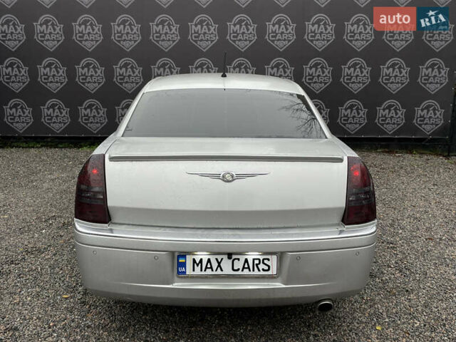 Сірий Крайслер 300C, об'ємом двигуна 3.5 л та пробігом 189 тис. км за 7400 $, фото 4 на Automoto.ua