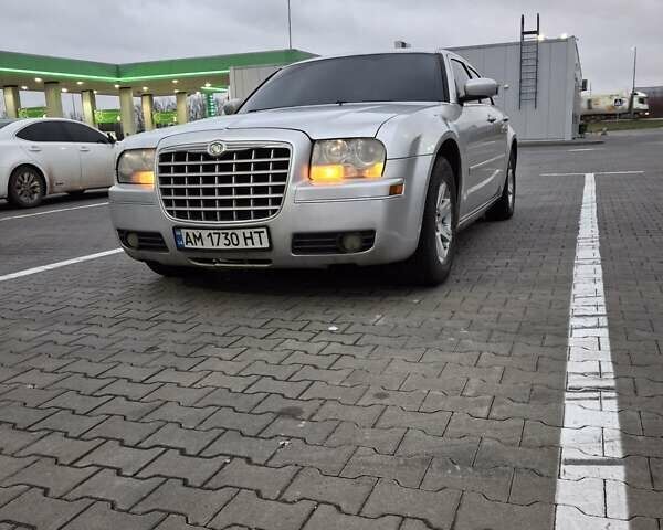 Сірий Крайслер 300C, об'ємом двигуна 3.52 л та пробігом 335 тис. км за 6900 $, фото 1 на Automoto.ua