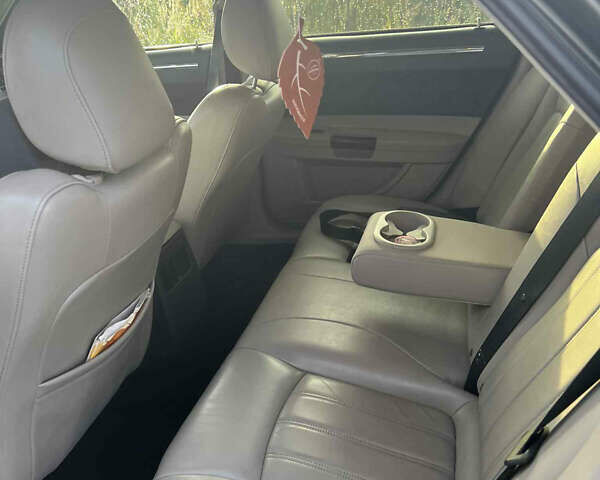 Серый Крайслер 300C, объемом двигателя 2.99 л и пробегом 230 тыс. км за 9000 $, фото 14 на Automoto.ua