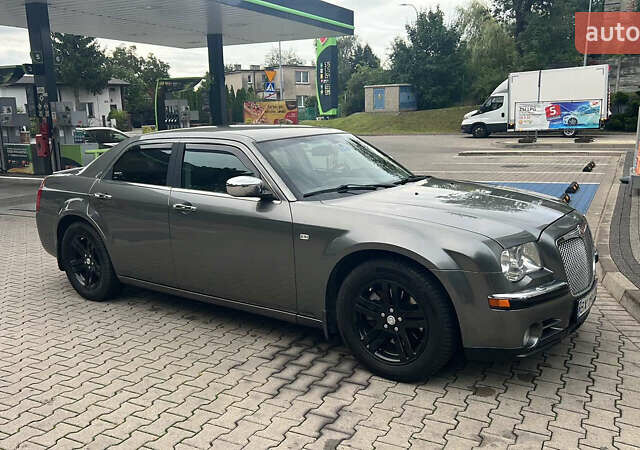 Серый Крайслер 300C, объемом двигателя 2.99 л и пробегом 230 тыс. км за 9000 $, фото 5 на Automoto.ua
