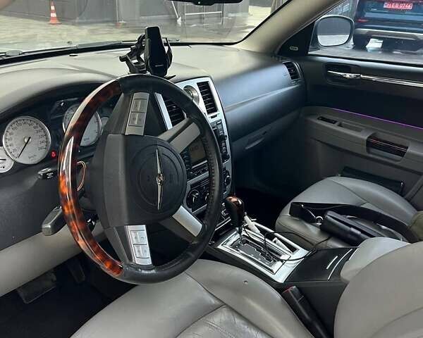 Серый Крайслер 300C, объемом двигателя 2.99 л и пробегом 390 тыс. км за 7000 $, фото 15 на Automoto.ua
