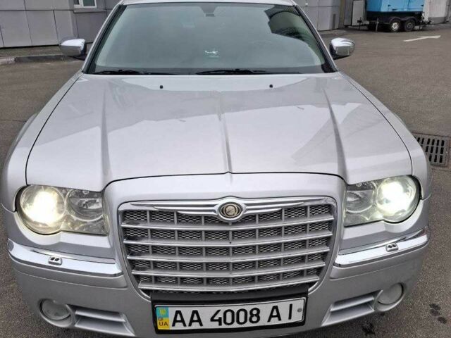 Серый Крайслер 300C, объемом двигателя 2.7 л и пробегом 219 тыс. км за 6500 $, фото 22 на Automoto.ua