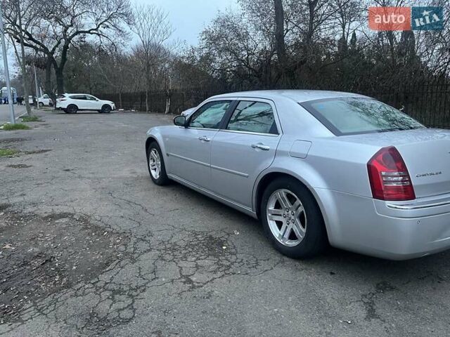 Серый Крайслер 300C, объемом двигателя 2.74 л и пробегом 165 тыс. км за 6500 $, фото 6 на Automoto.ua