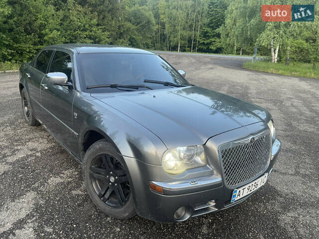 Сірий Крайслер 300C, об'ємом двигуна 3 л та пробігом 343 тис. км за 9000 $, фото 13 на Automoto.ua