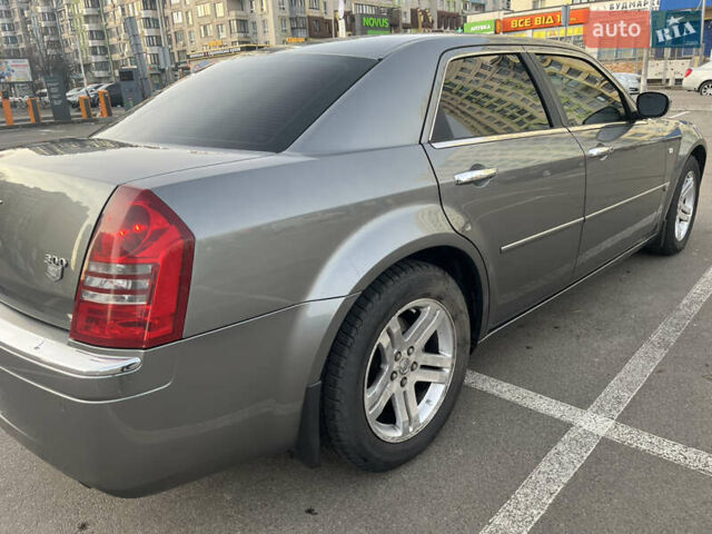 Сірий Крайслер 300C, об'ємом двигуна 2.7 л та пробігом 120 тис. км за 6800 $, фото 6 на Automoto.ua