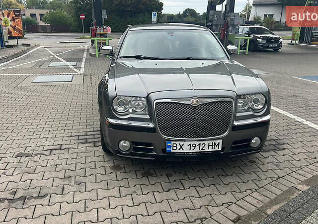 Серый Крайслер 300C, объемом двигателя 2.99 л и пробегом 230 тыс. км за 9000 $, фото 6 на Automoto.ua