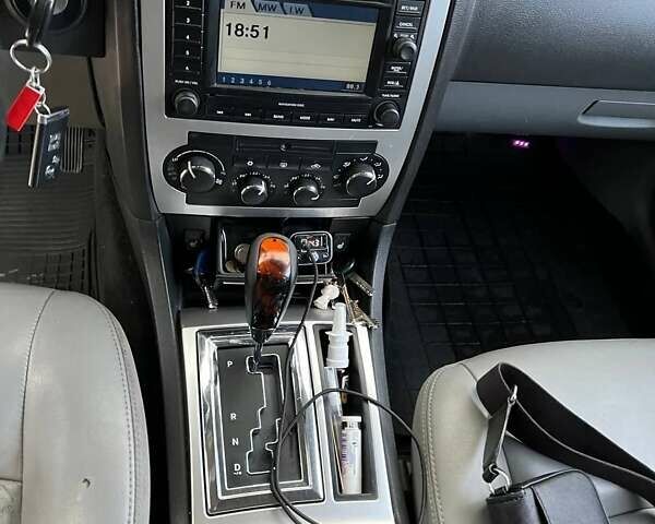 Серый Крайслер 300C, объемом двигателя 2.99 л и пробегом 390 тыс. км за 7000 $, фото 9 на Automoto.ua