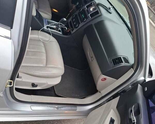 Серый Крайслер 300C, объемом двигателя 2.7 л и пробегом 219 тыс. км за 6500 $, фото 17 на Automoto.ua