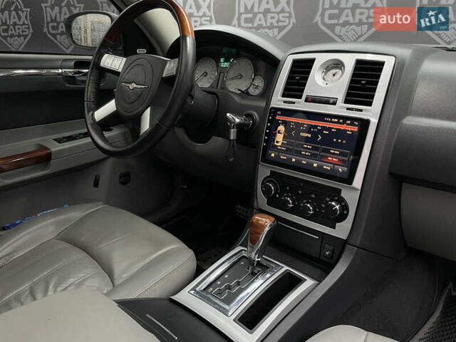 Сірий Крайслер 300C, об'ємом двигуна 3.5 л та пробігом 189 тис. км за 7400 $, фото 10 на Automoto.ua