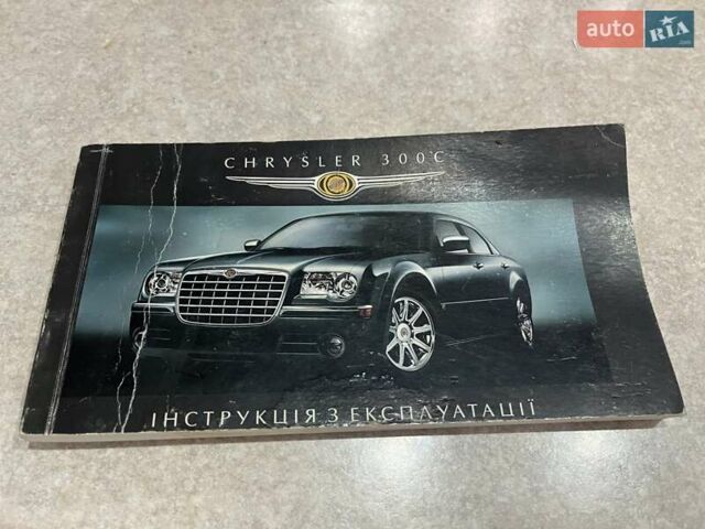 Серый Крайслер 300C, объемом двигателя 2.74 л и пробегом 165 тыс. км за 6500 $, фото 3 на Automoto.ua