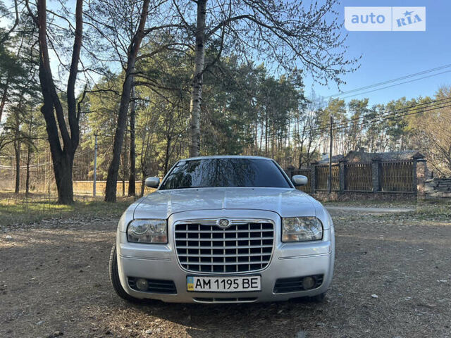 Сірий Крайслер 300C, об'ємом двигуна 3.52 л та пробігом 310 тис. км за 7700 $, фото 13 на Automoto.ua