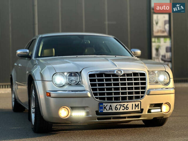 Сірий Крайслер 300C, об'ємом двигуна 2.99 л та пробігом 216 тис. км за 9200 $, фото 5 на Automoto.ua