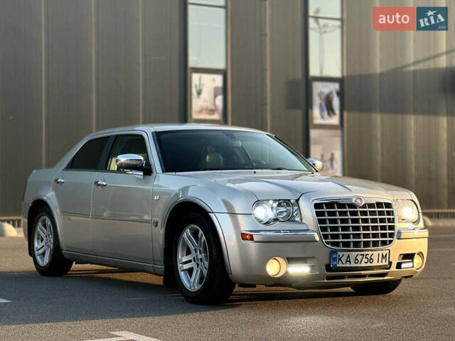 Сірий Крайслер 300C, об'ємом двигуна 2.99 л та пробігом 216 тис. км за 9200 $, фото 2 на Automoto.ua