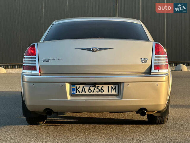 Сірий Крайслер 300C, об'ємом двигуна 2.99 л та пробігом 216 тис. км за 9200 $, фото 8 на Automoto.ua