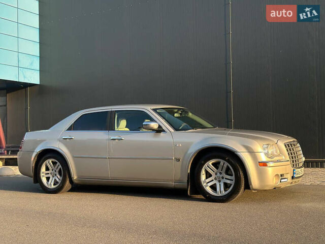 Сірий Крайслер 300C, об'ємом двигуна 2.99 л та пробігом 216 тис. км за 9200 $, фото 7 на Automoto.ua