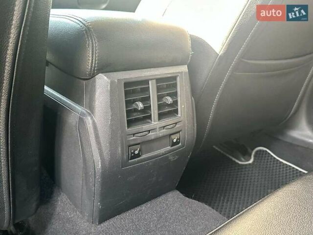 Серый Крайслер 300C, объемом двигателя 2.99 л и пробегом 211 тыс. км за 9400 $, фото 3 на Automoto.ua