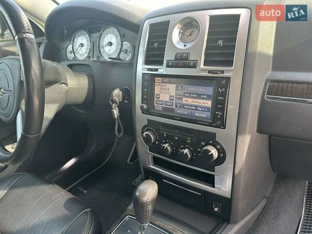 Крайслер 300C 2009 в Запорожье на Automoto.ua Серый Крайслер 300C, объемом двигателя 2.99 л и пробегом 211 тыс. км за 9400 $, фото 13 на Automoto.ua