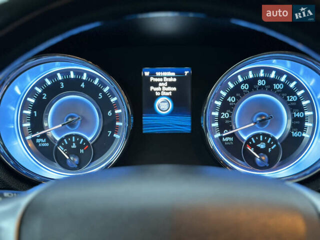 Серый Крайслер 300C, объемом двигателя 5.65 л и пробегом 161 тыс. км за 14800 $, фото 28 на Automoto.ua