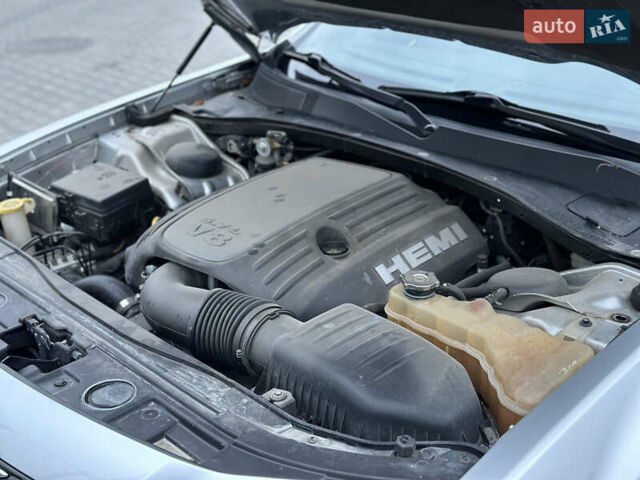 Серый Крайслер 300C, объемом двигателя 5.65 л и пробегом 161 тыс. км за 14800 $, фото 39 на Automoto.ua