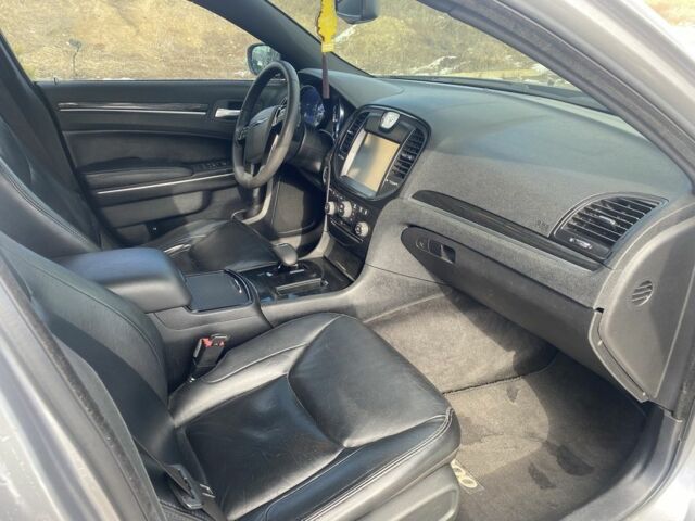 Серый Крайслер 300C, объемом двигателя 3.6 л и пробегом 300 тыс. км за 11800 $, фото 5 на Automoto.ua